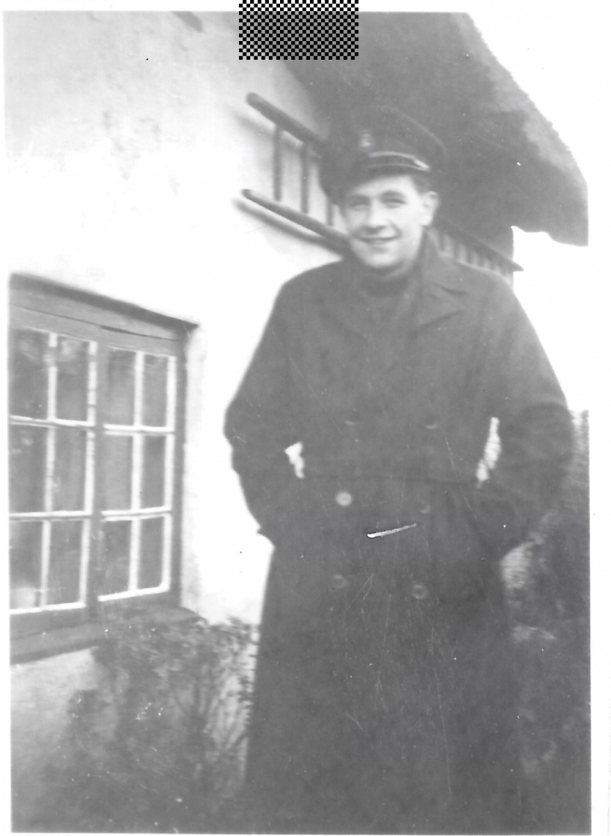 29_TR-6-2-001-Cyril-Reeves-at-86-Little-Ann-c1944