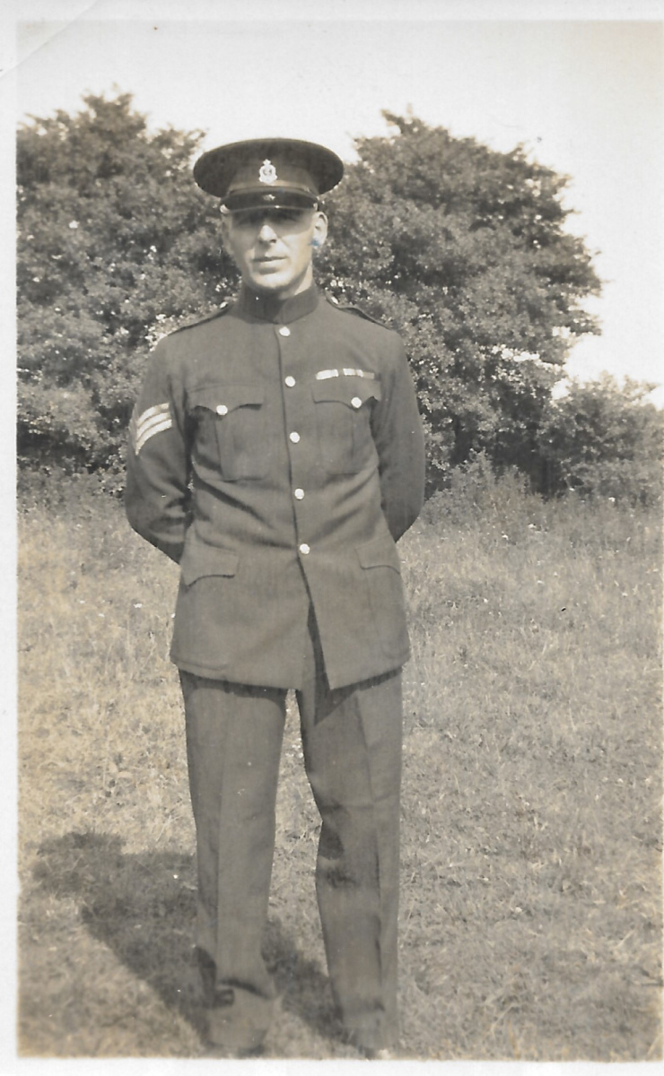 41_PEW-6-2-004-Sgt-Bill-Whatley-in-blues-ND