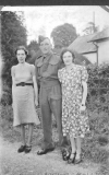 37_AMS-6-2-007-Dot-Ted-Lister-with-Dots-mum-Molly-c1944