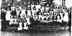 Abbotts Ann School group during First World War teachers: Miss Wilkinson (left) and Mrs Earney
