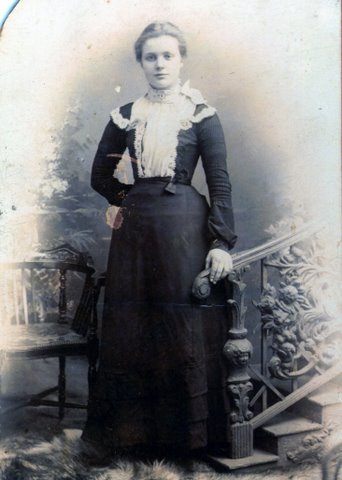 Florence Sherwood Holland who was the paternal grandmother of Eileen Edwards