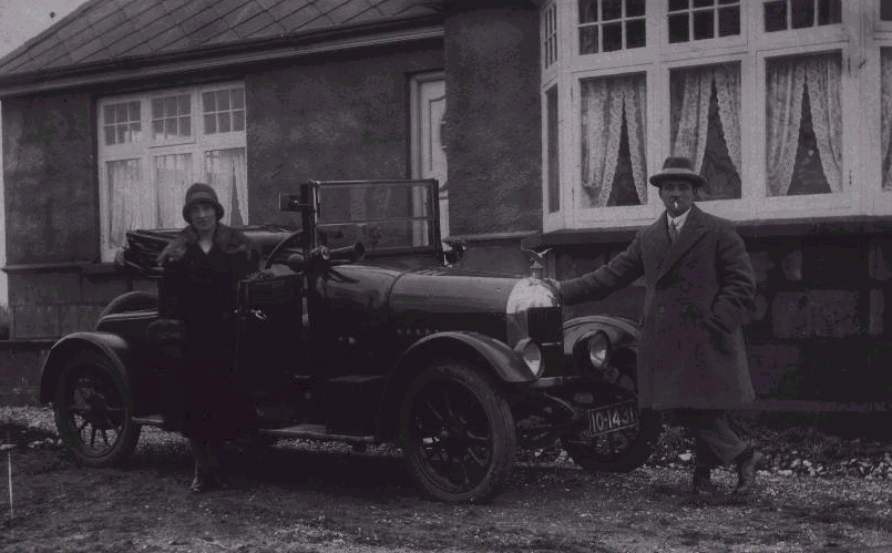Picture shows Maurice Bleines Uncle and Aunt
