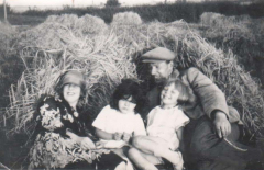 Tom-Daisy-Connie-Whatley-plus-Winnie-Chaffory-Red-Rice