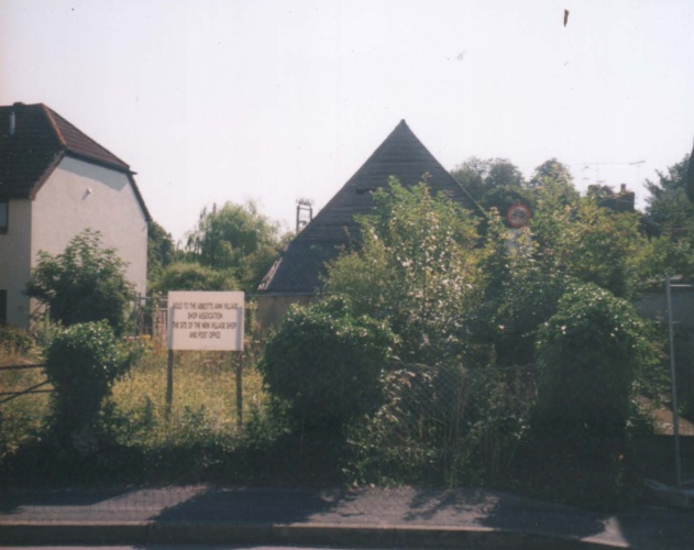 AAPC-6-1-001 -- Duck St, Old Cob Barn -- Old Cob Barn site of new village shop -- 19-Jul-2000