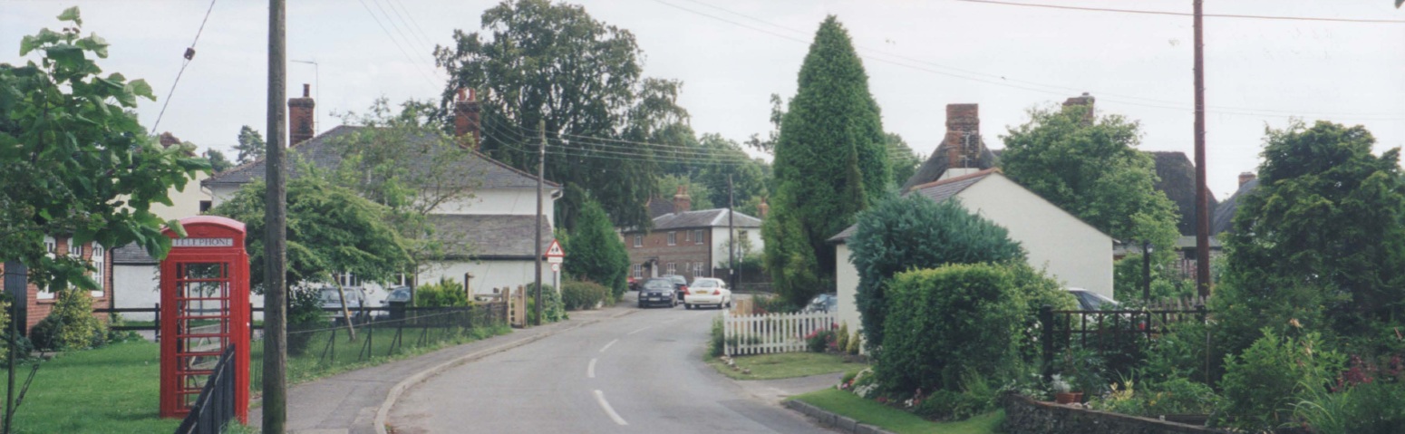AAPC-6-1-015 -- Duck St, looking south WMH, The White House, 50, 40 -- 19-Jul-2000