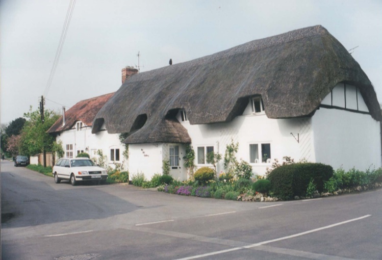 AAPC-6-1-042 -- Dunkirt Lane, Old Bakery -- 1, 2, Old Bakery, from Monxton Road -- 2000