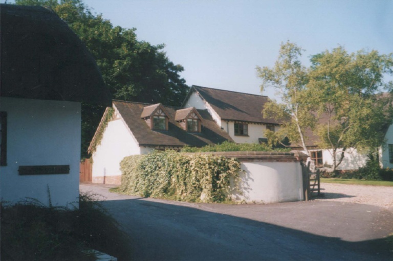 AAPC-6-1-029 -- Church Road, Greenways -- 19-Jul-2000