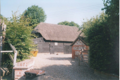 AAPC-6-1-041 -- Monxton Road (West Hill) Faircroft barn -- 19-Jul-2000