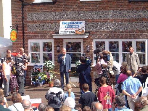 Formal Opening statements and introduction by Martyn Lewis