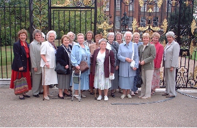 The outing to Kensington Palace in September 2002